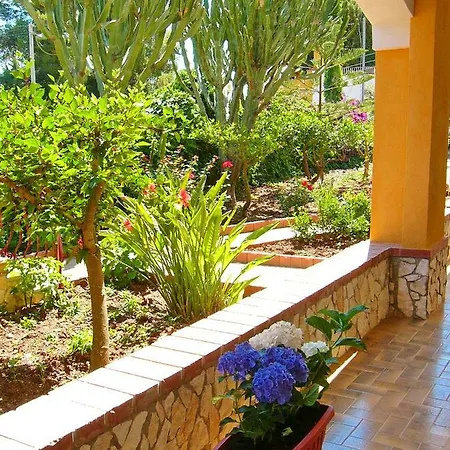 בית נופש Floriana טראביה